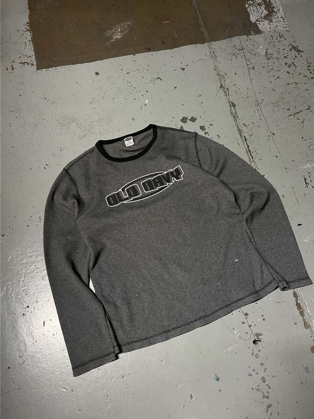 Old Navy Long Sleeve Thermal T-Shirt Size XL Gray Black Logo